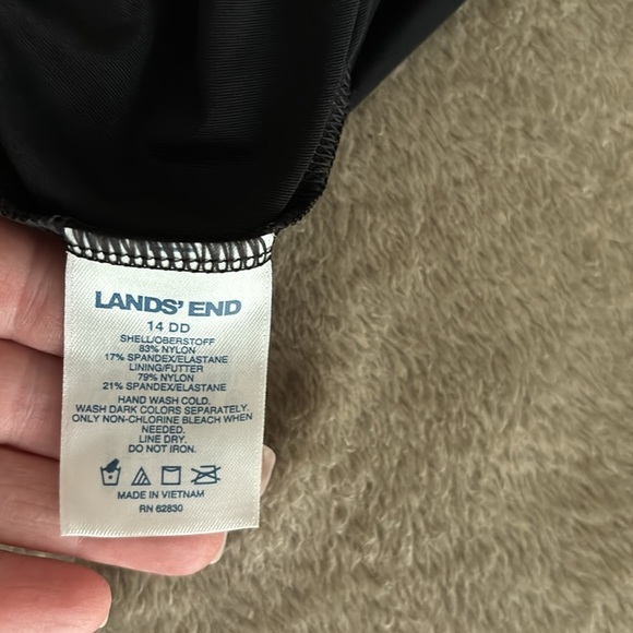 Lands End  Chlorine Resistant Blouson Tankini with built in bra size 14DD - Picture 6 of 9